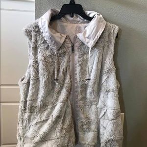 EUC CABI REVERSIBLE ALPINE VEST